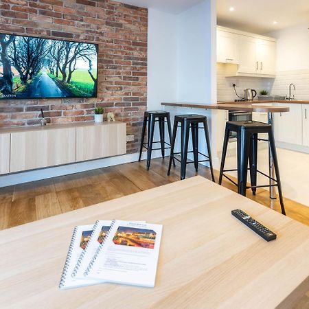 Modern Canal View Home, In City Centre, Sleeps 8 Galway Exterior foto